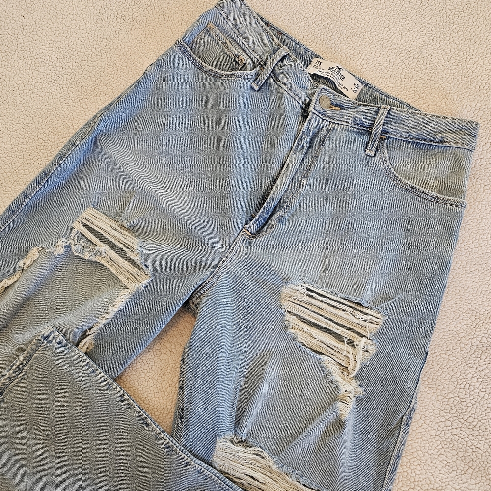 Destroyed Hollister Curvy Ultra High-Rise Dad Jean - Size 11S